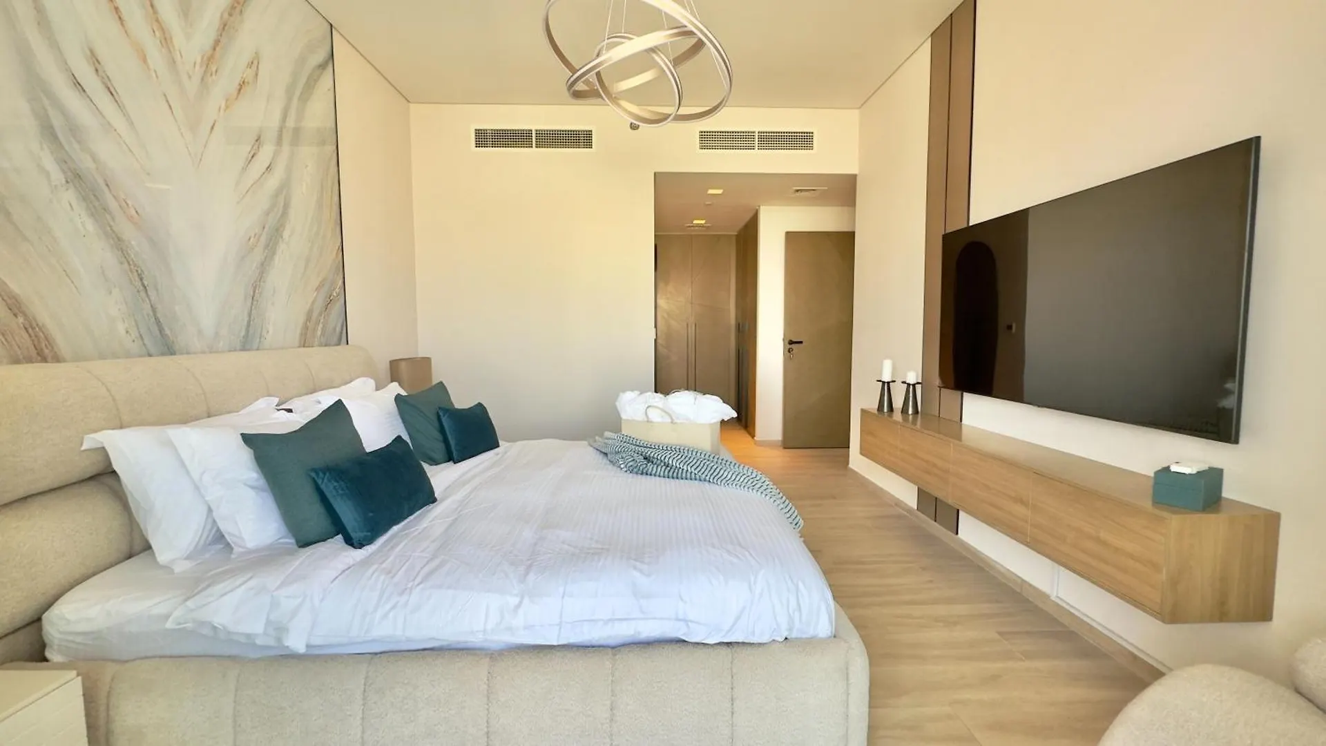 2Br Luxe High-Level Creek View In Palace Residence By Vibel Dubai Apartment