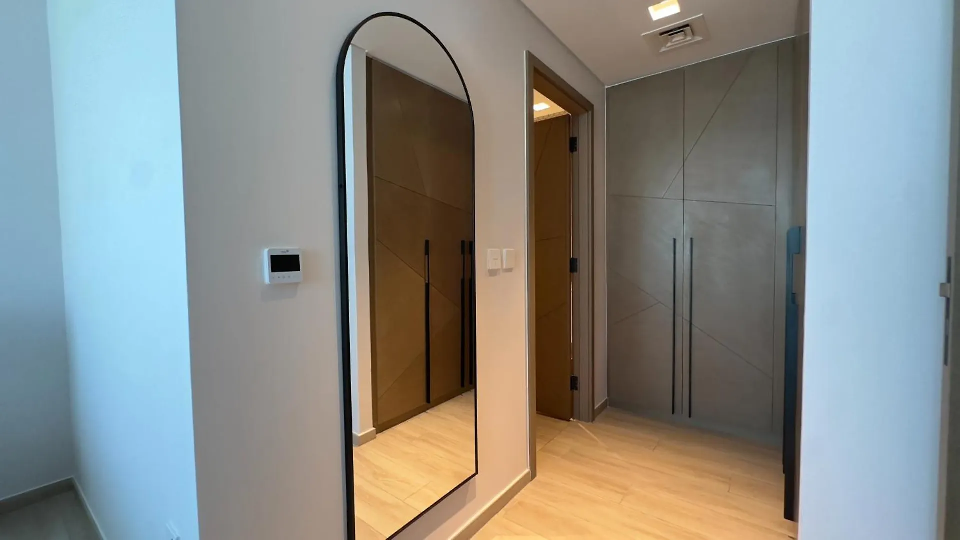 2Br Luxe High-Level Creek View In Palace Residence By Vibel Dubai